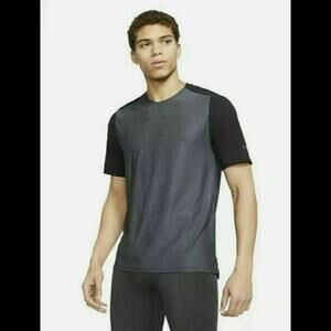 Nike Tech Pack Knit Running Short Sleeve Shirt Grey CJ5731-010 Size Medium NEW!
